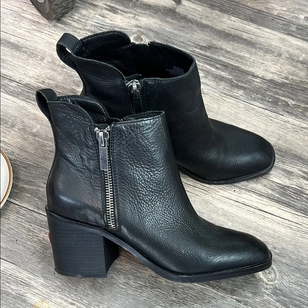 Lucky Brand Black walba Ankle Boots with Chunky Heel and Side Zipper